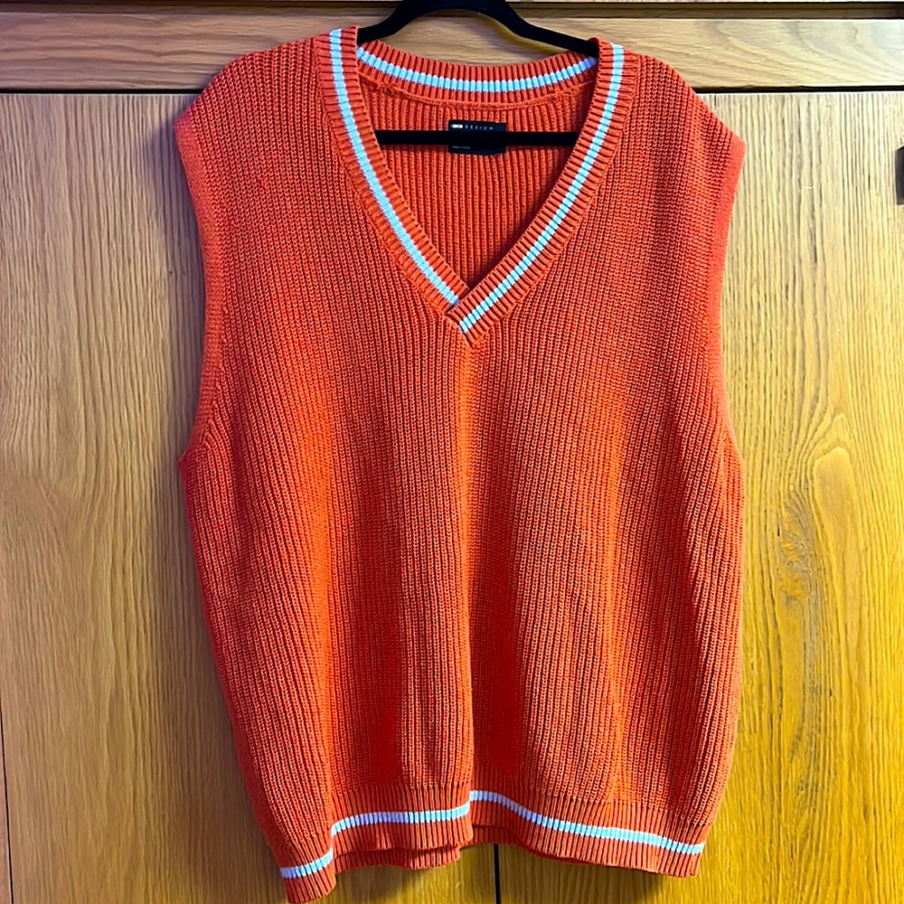Men’s Oversized M Sweater Vest